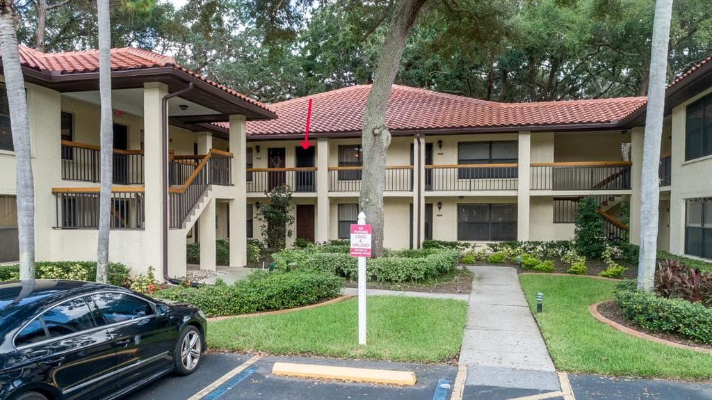 111 HAMMOCK PINE BOULEVARD UNIT 111 CLEARWATER, FL 33761