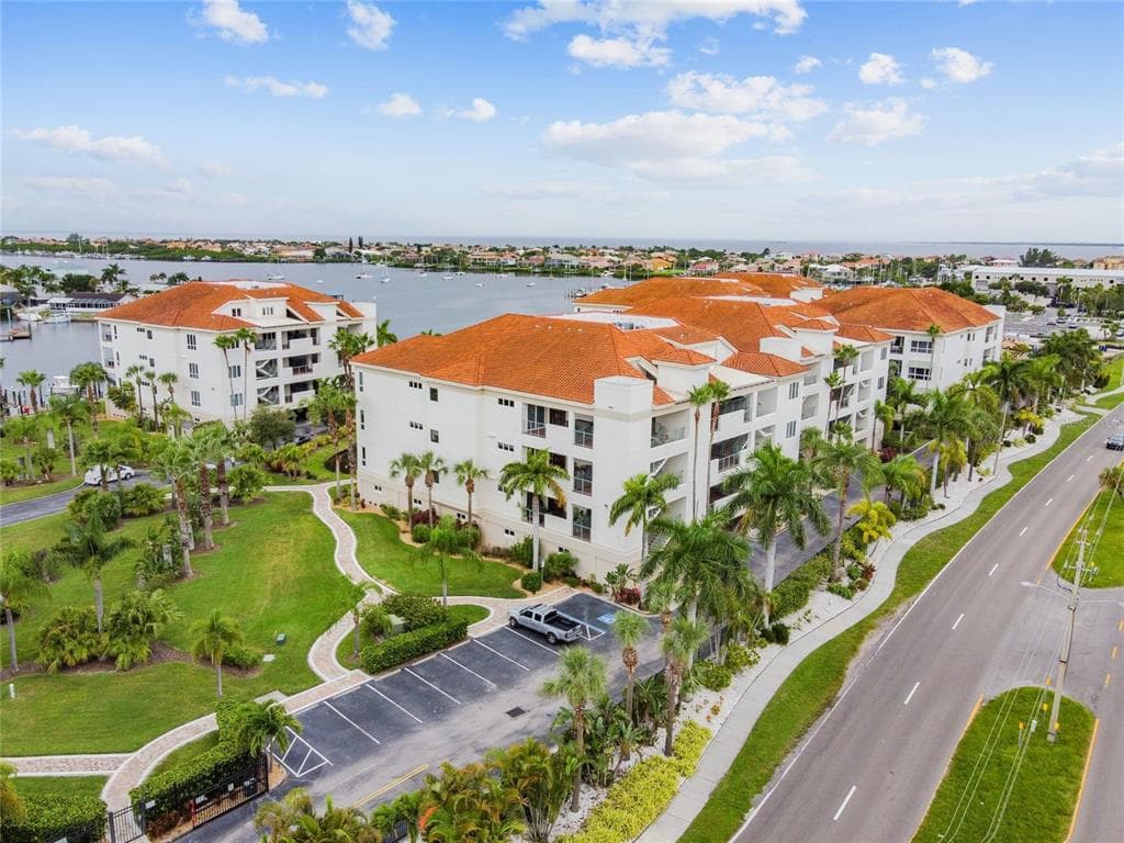 1022 BELLASOL WAY UNIT 202 APOLLO BEACH, FL 33572