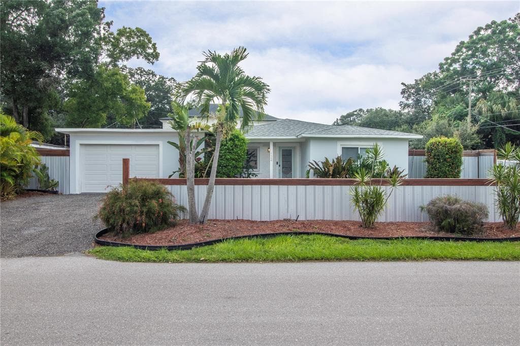 124 S RENELLIE DRIVE TAMPA, FL 33609