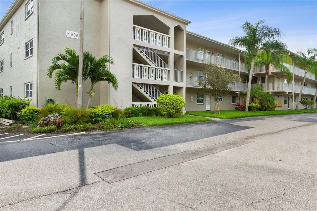 938 VIRGINIA STREET UNIT 101 DUNEDIN, FL 34698