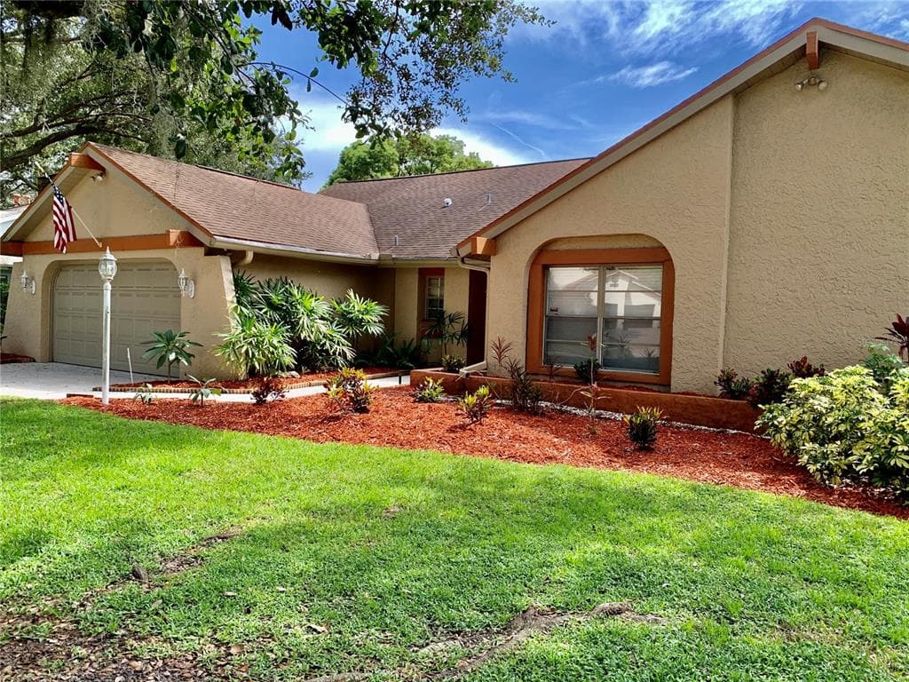 13610 HERITAGE WAY TAMPA, FL 33613