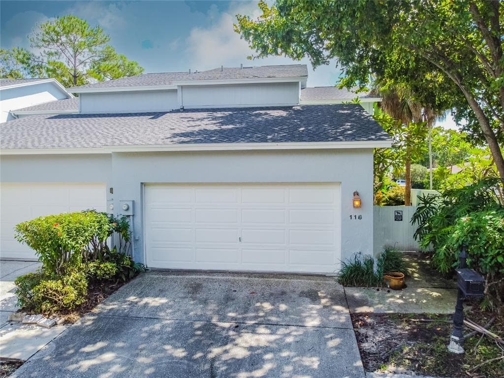 118 W TARGA COURT TAMPA, FL 33606