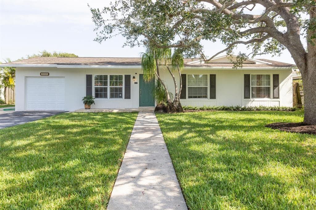 9323 SW 182 STREET PALMETTO BAY, FL 33157