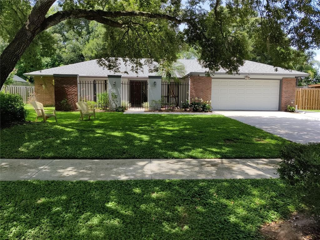 110 HALTON CIRCLE SEFFNER, FL 33584