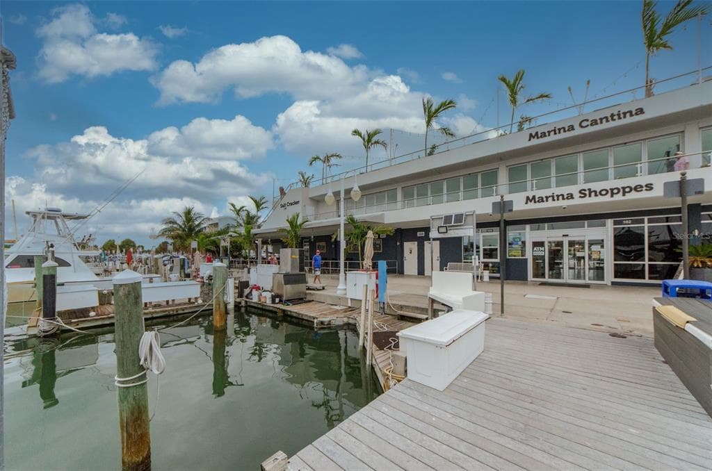 25 CAUSEWAY BOULEVARD UNIT 106 CLEARWATER BEACH, FL 33767
