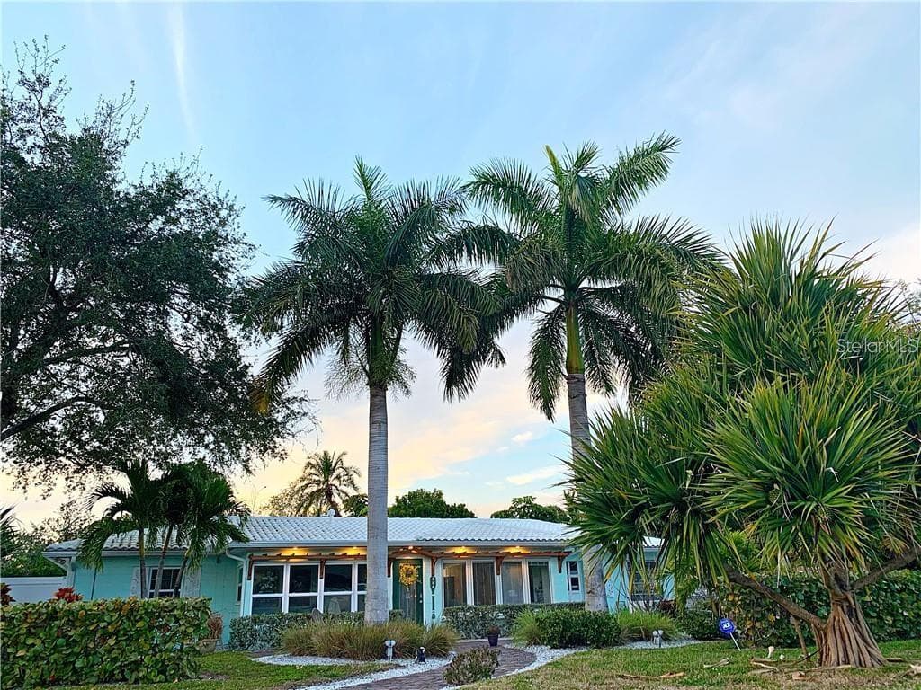35 DOLPHIN DRIVE UNIT A TREASURE ISLAND, FL 33706