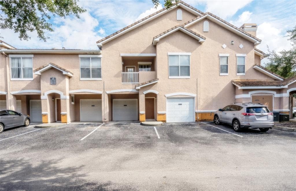 10408 VILLA VIEW CIRCLE UNIT 10408 TAMPA, FL 33647