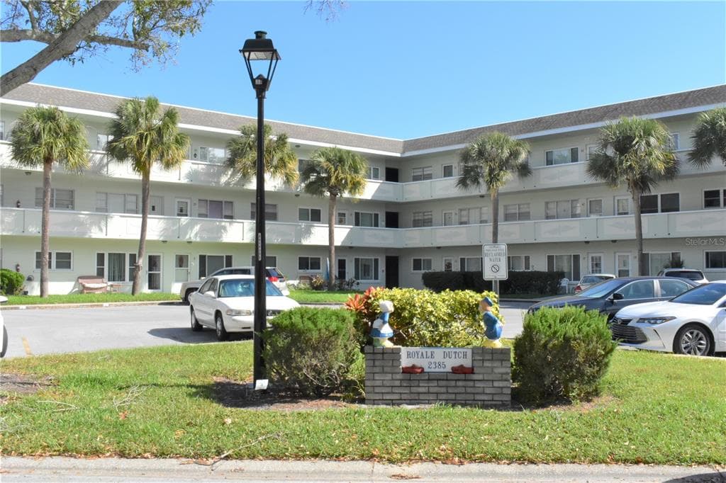 2385 TAHITIAN LANE UNIT 43 CLEARWATER, FL 33763