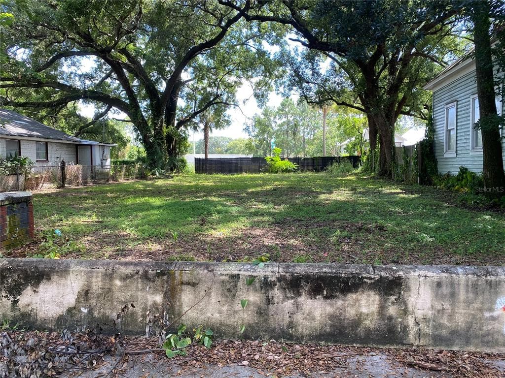 1205 E 15TH AVENUE TAMPA, FL 33605