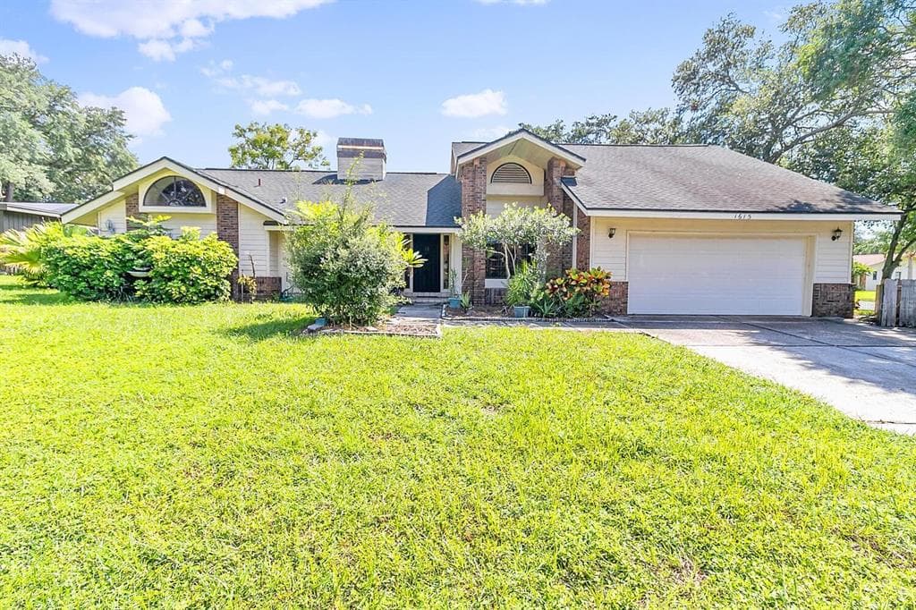 1615 CINNAMON LANE