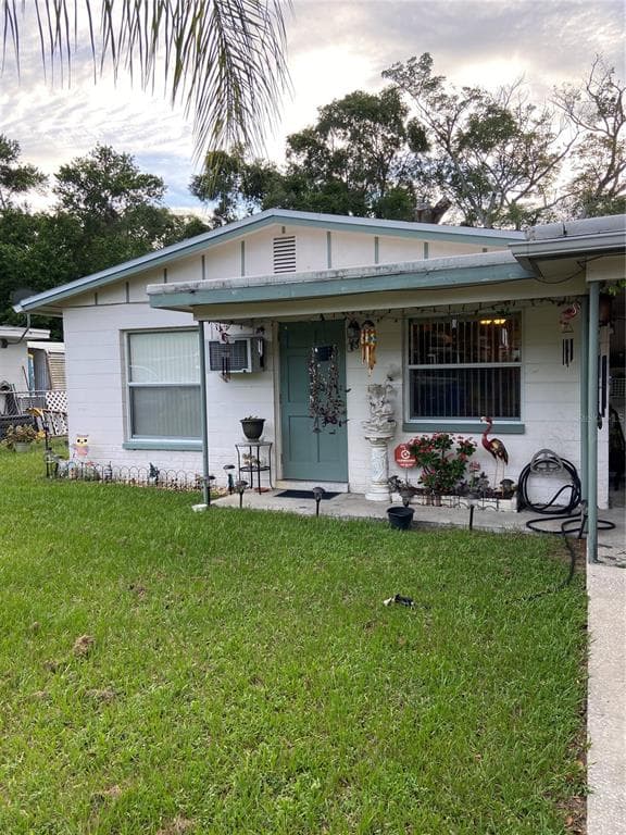 8708 TUPELO DRIVE TAMPA, FL 33637