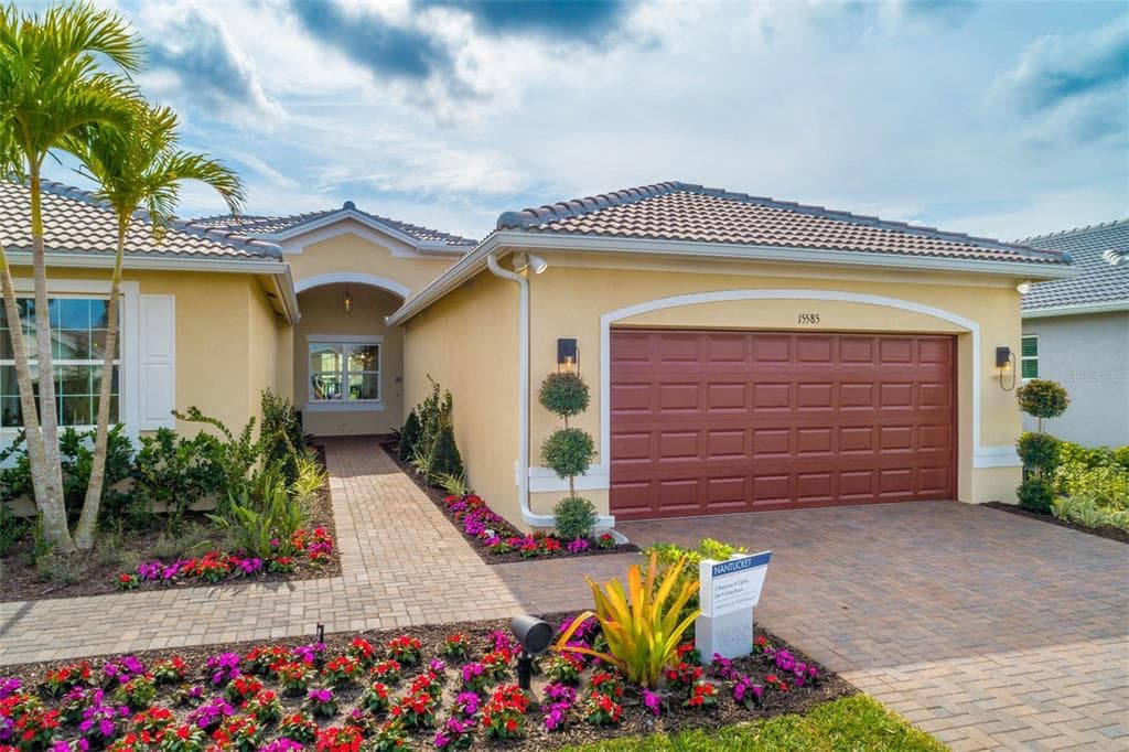 4775 AVILA LAKES DRIVE WIMAUMA, FL 33598