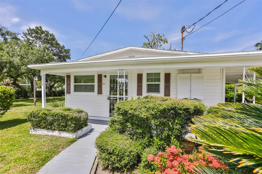 4121 W LA SALLE STREET TAMPA, FL 33618