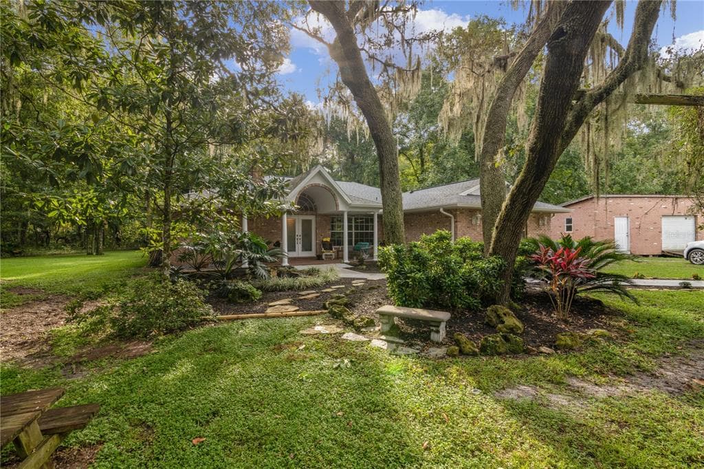 2469 W SUMTER AVENUE LAKE PANASOFFKEE, FL 33538