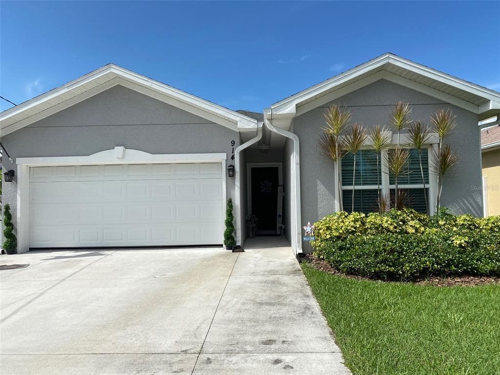 914 8TH AVENUE NW LARGO, FL 33770