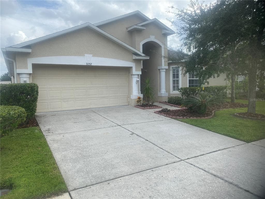 31352 PHILMAR LANE WESLEY CHAPEL, FL 33543
