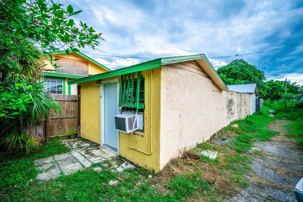 2538 W PINE STREET UNIT C TAMPA, FL 33607