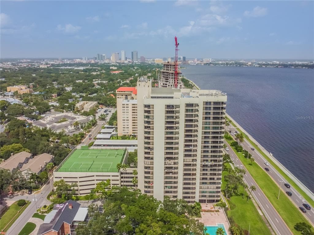 2413 BAYSHORE BOULEVARD UNIT 804 TAMPA, FL 33629