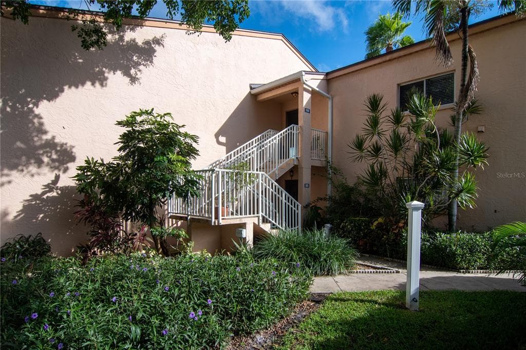 7400 SUNSHINE SKYWAY LANE S UNIT 102 ST PETERSBURG, FL 33711