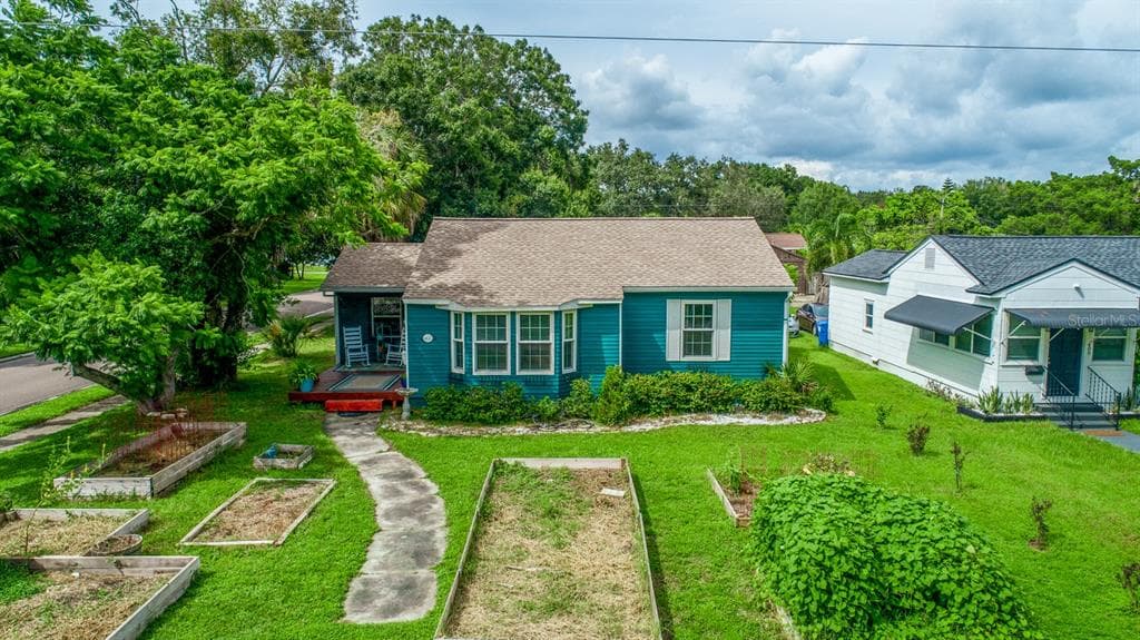 401 37TH AVENUE NE ST PETERSBURG, FL 33704