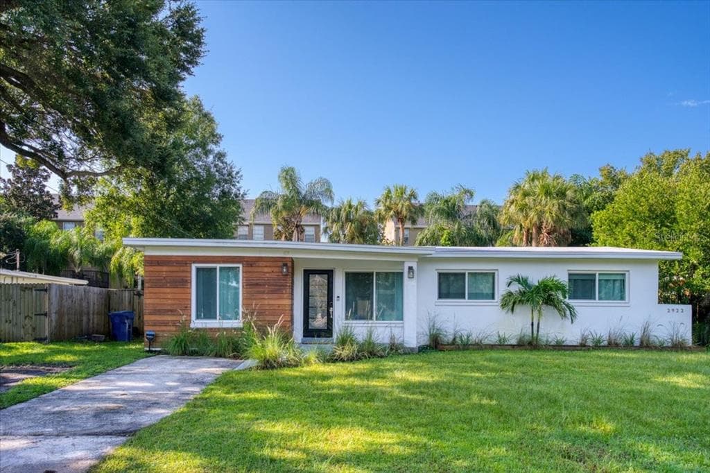 2922 W ELLIS DRIVE TAMPA, FL 33611