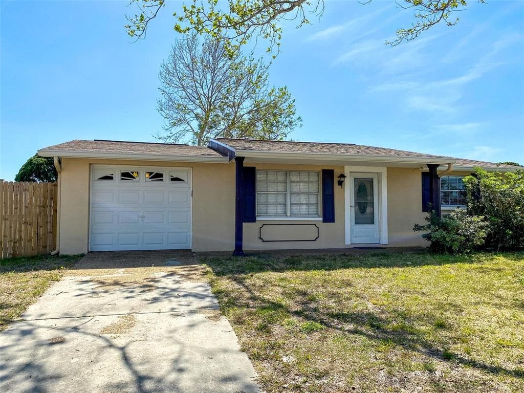 9753 LAKE CHRISE LANE PORT RICHEY, FL 34668