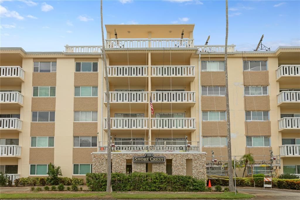 1200 N SHORE DRIVE NE UNIT 104 ST PETERSBURG, FL 33701