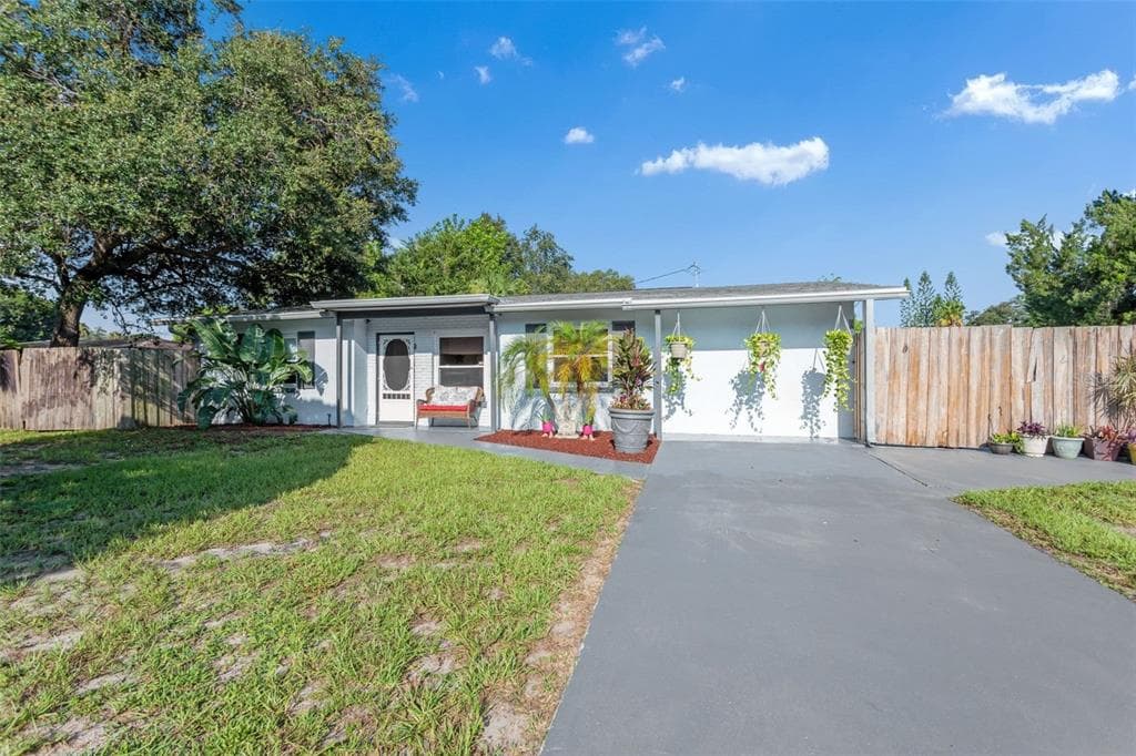 366 MIDWEST PARKWAY SARASOTA, FL 34232