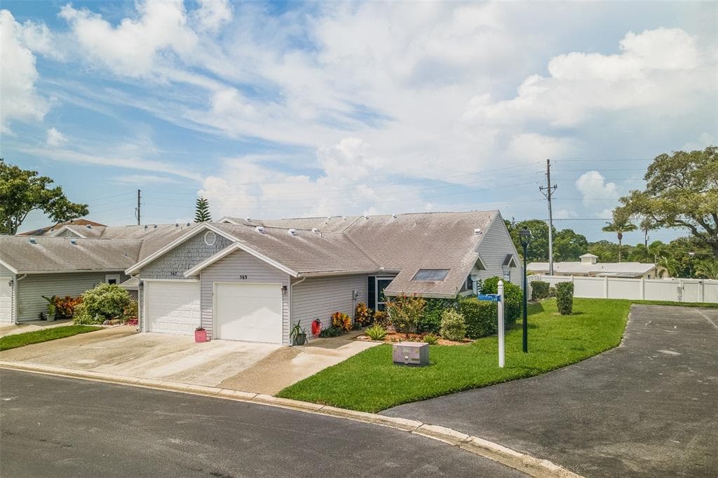 569 DAVENTRY SQUARE PALM HARBOR, FL 34683