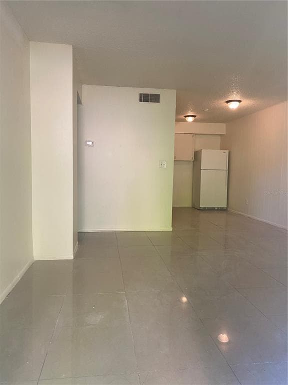 9411 GOLDENROD ROAD UNIT D THONOTOSASSA, FL 33592