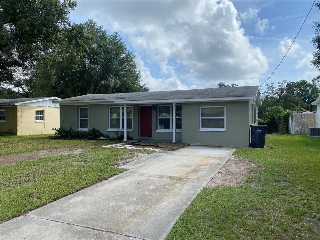 8609 CHINABERRY DRIVE