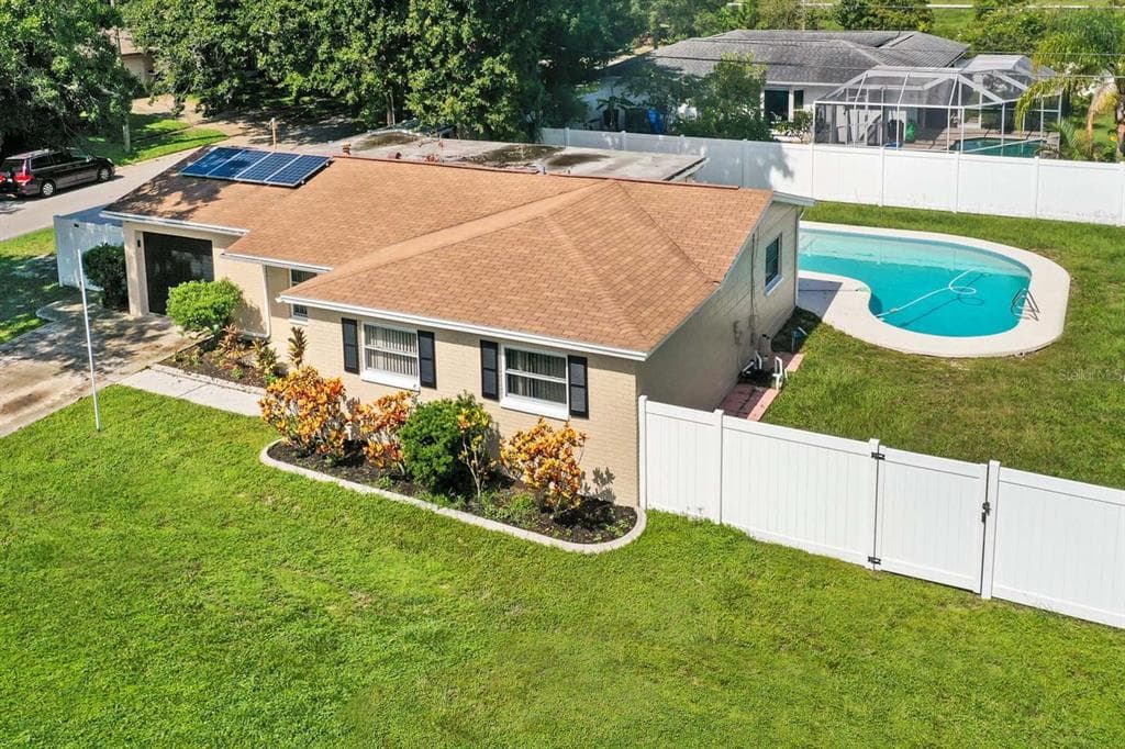 7100 21ST STREET N ST PETERSBURG, FL 33702