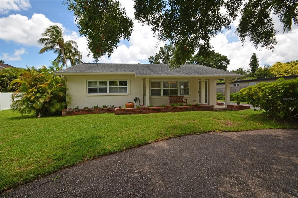 1874 OREGON AVENUE NE ST PETERSBURG, FL 33703