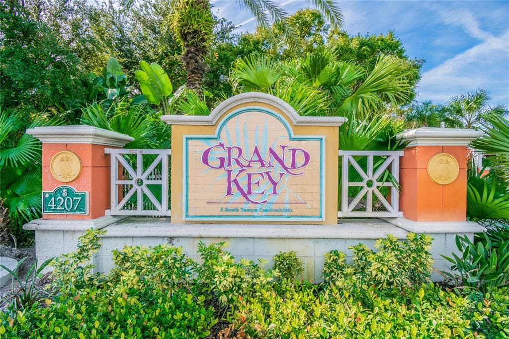 4207 S DALE MABRY HIGHWAY UNIT 3208 TAMPA, FL 33611