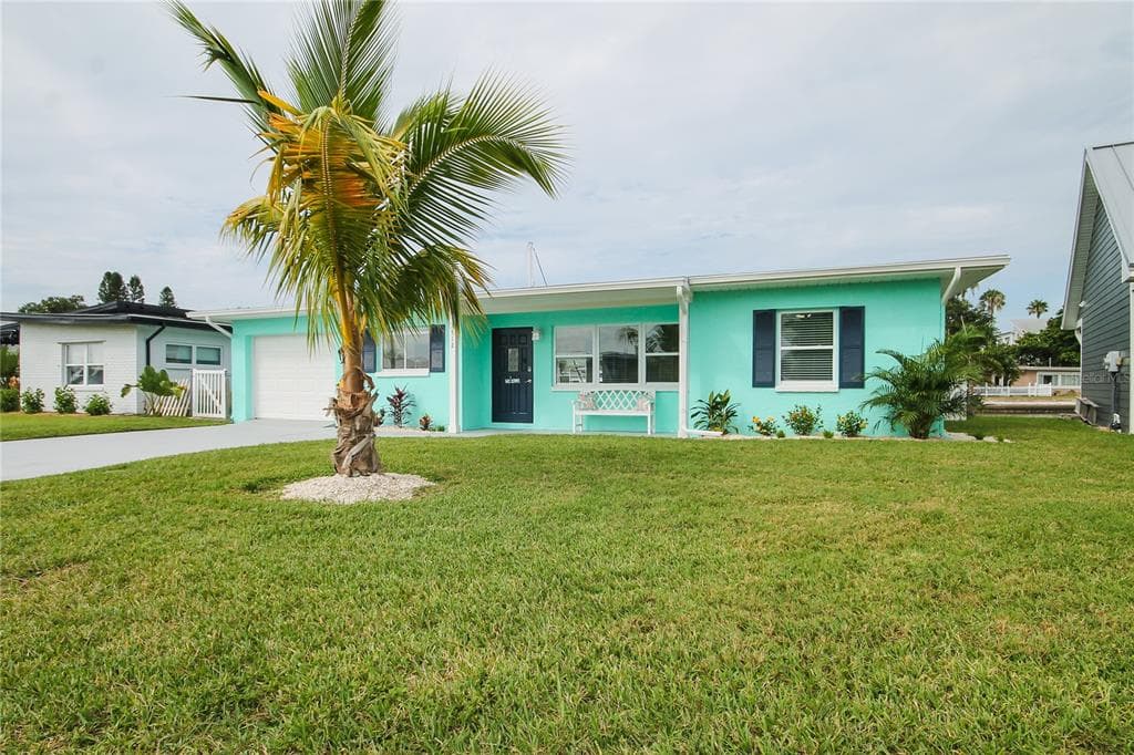 17412 2ND STREET E REDINGTON SHORES, FL 33708