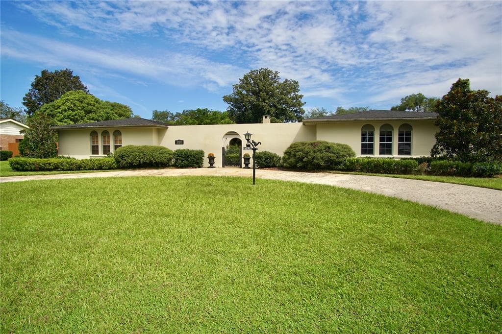 37829 BOUGAINVILLEA AVENUE DADE CITY, FL 33525