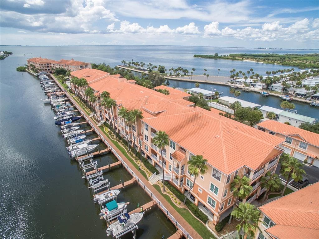 5000 CULBREATH KEY WAY UNIT 2202 TAMPA, FL 33611