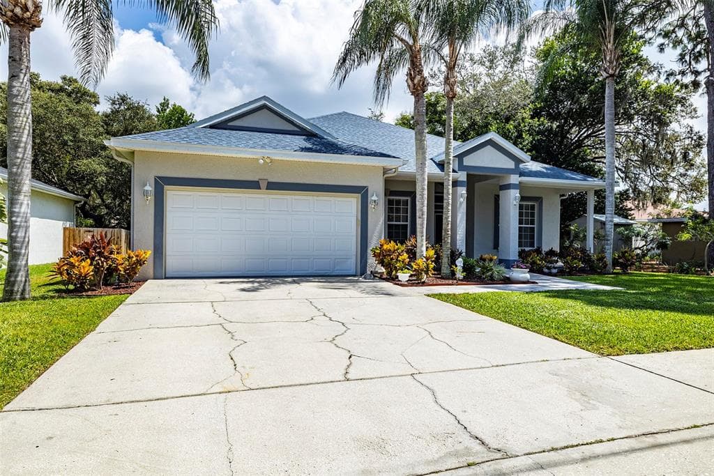 121 NORTH STREET TARPON SPRINGS, FL 34689