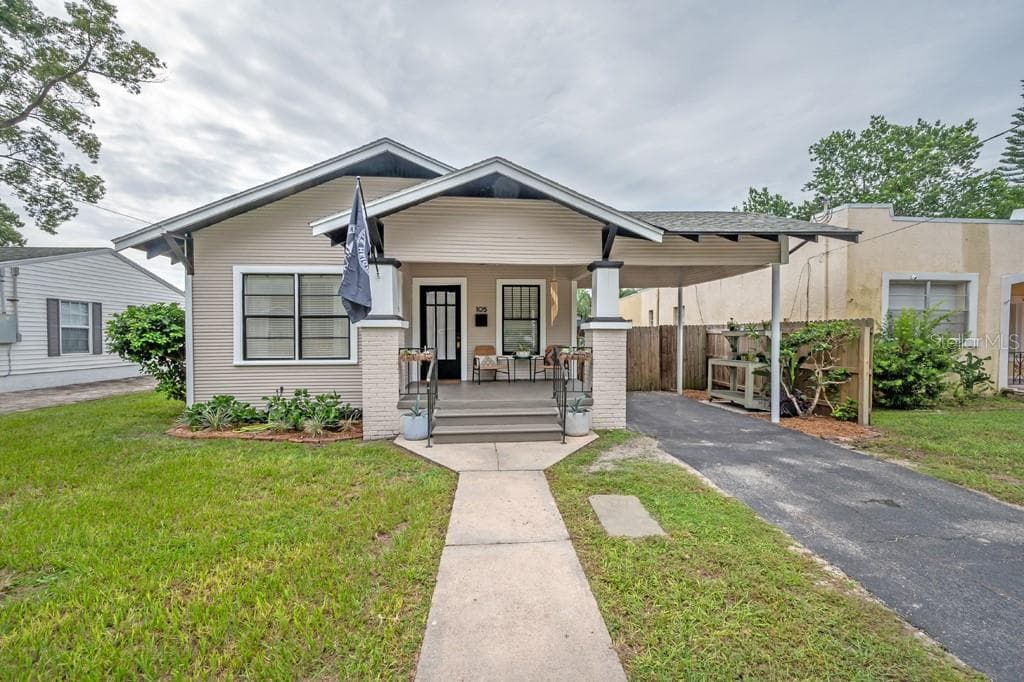105 E LAMBRIGHT STREET TAMPA, FL 33604