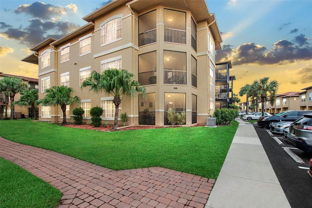 4323 BAYSIDE VILLAGE DRIVE UNIT 208 TAMPA, FL 33615