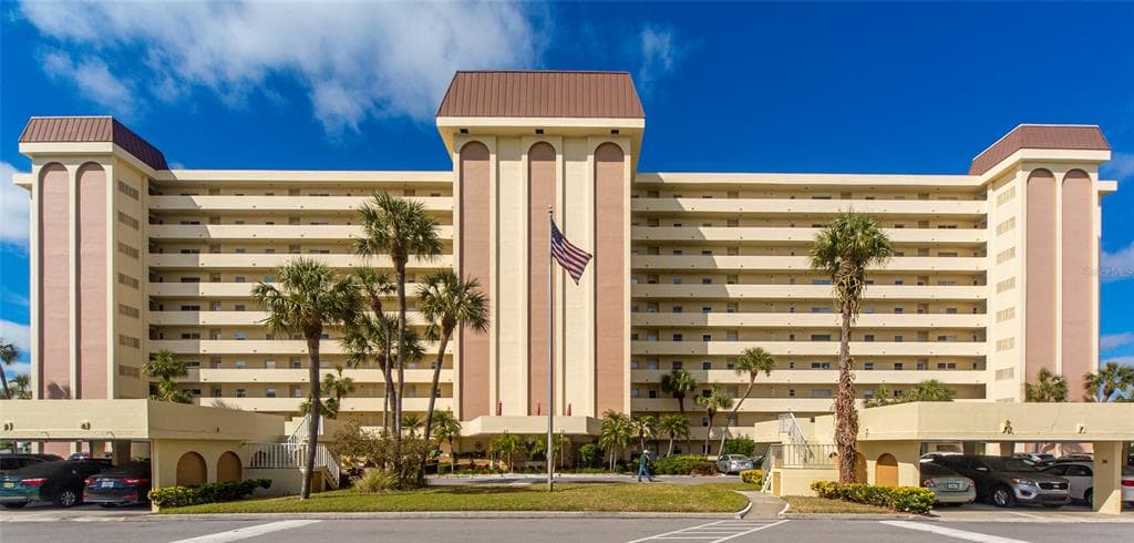 4725 COVE CIRCLE UNIT 506 ST PETERSBURG, FL 33708