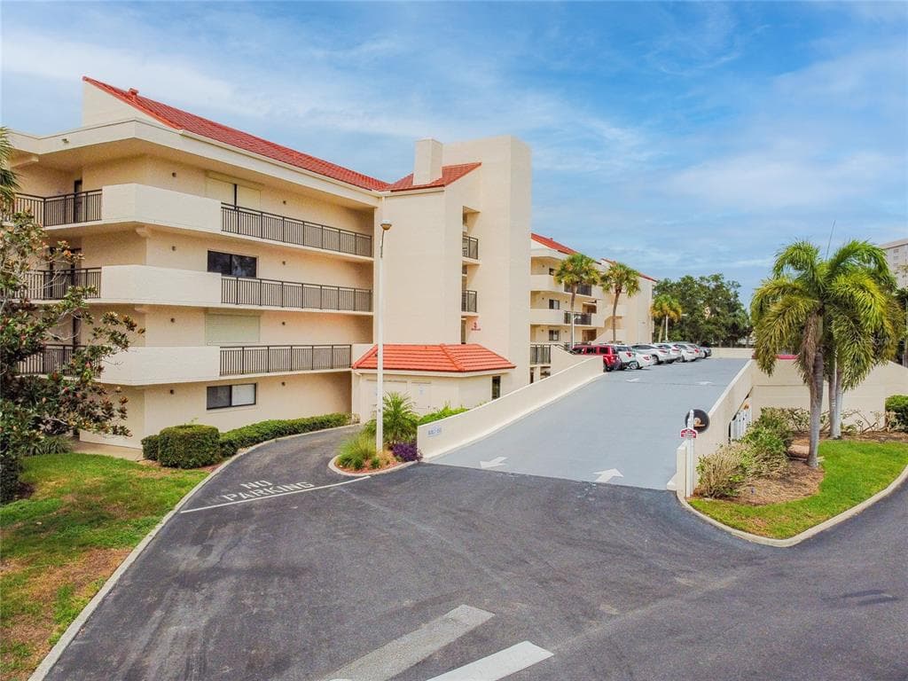 5505 LA PUERTA DEL SOL BOULEVARD S UNIT 426 ST PETERSBURG, FL 33715