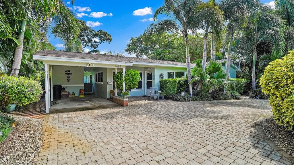 7689 16TH AVENUE N ST PETERSBURG, FL 33710