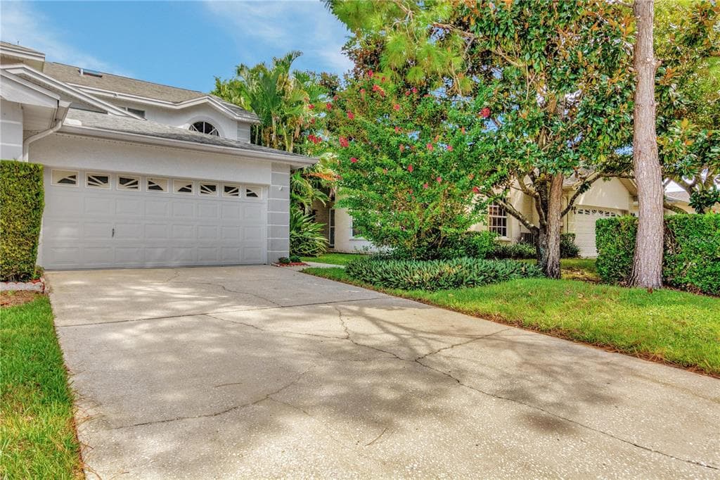 2576 NORTHFIELD LANE