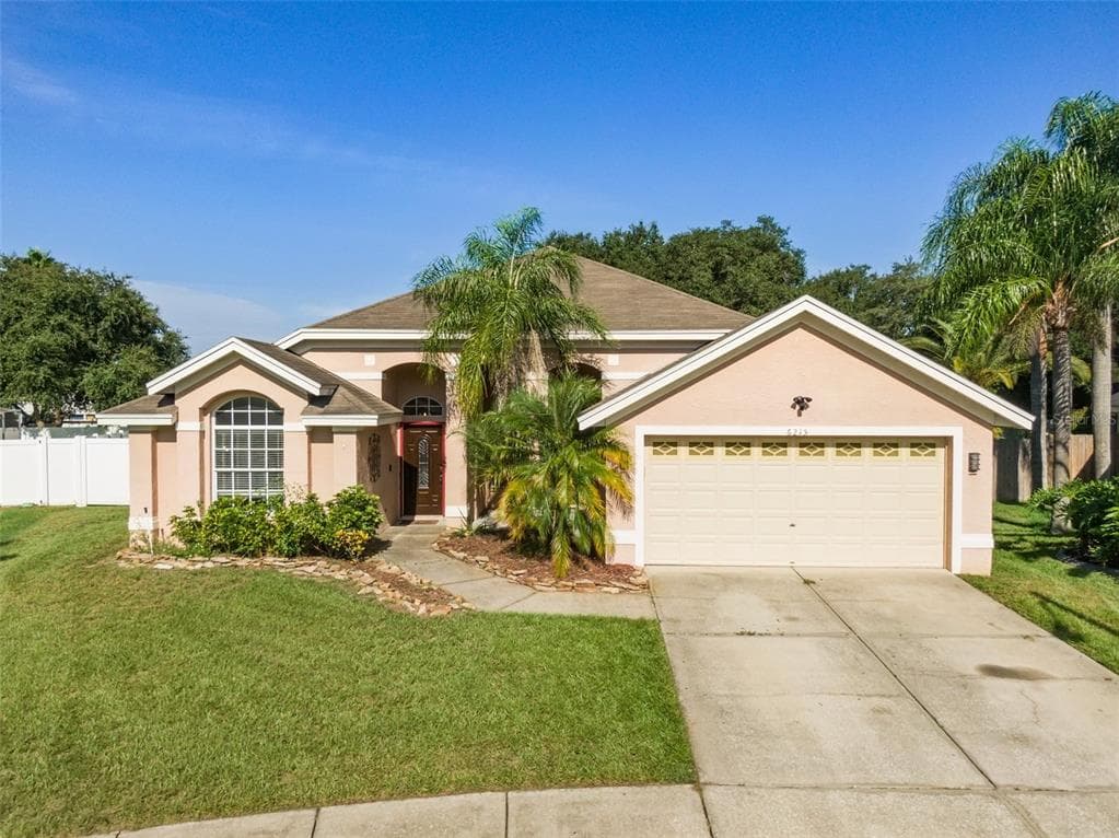 6215 WEATHERWOOD CIRCLE WESLEY CHAPEL, FL 33545