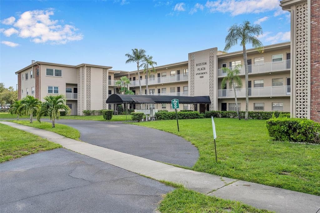 1000 49TH STREET N UNIT 108 ST PETERSBURG, FL 33710