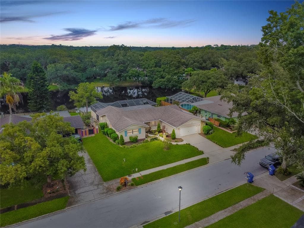 1943 FOREST VIEW DRIVE PALM HARBOR, FL 34683