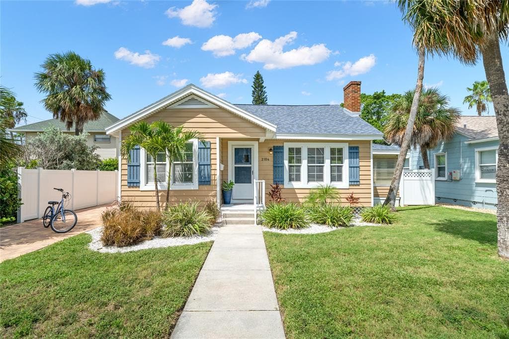 2104 PASS A GRILLE WAY ST PETE BEACH, FL 33706