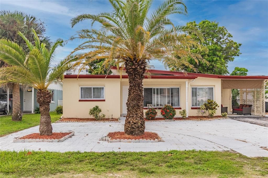 113 174TH AVENUE E UNIT A REDINGTON SHORES, FL 33708