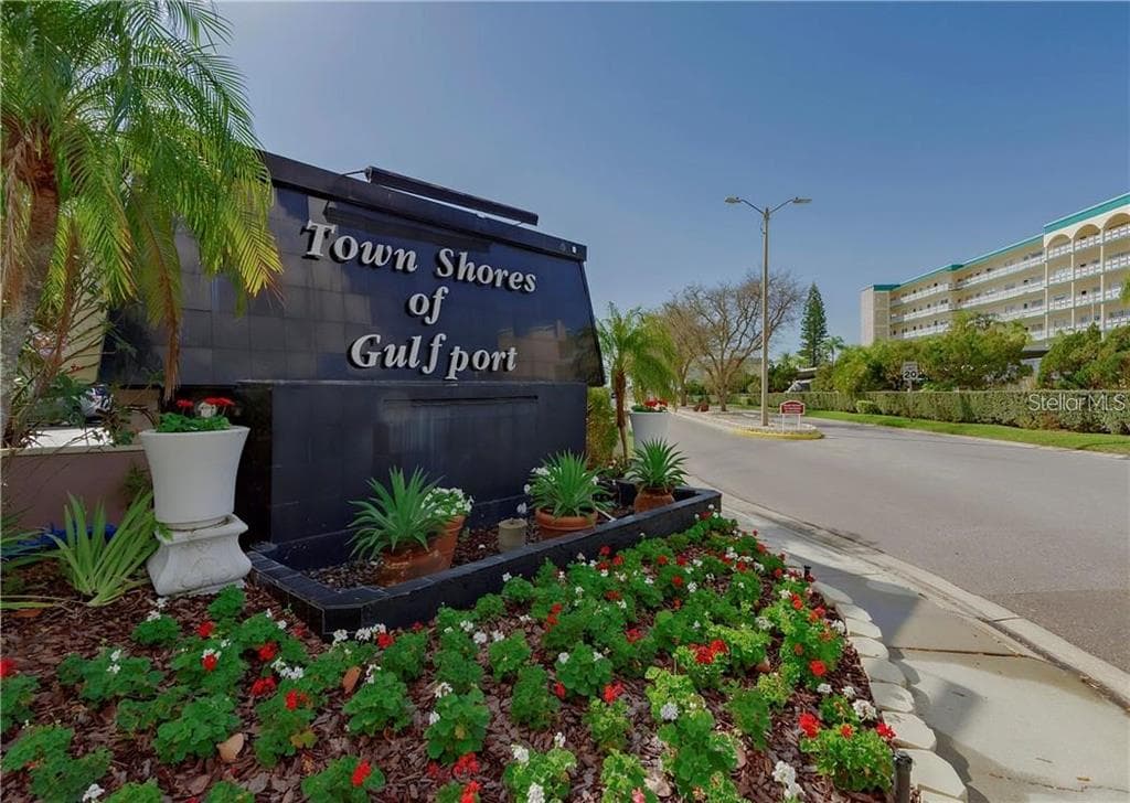 5940 30TH AVENUE S UNIT 302 GULFPORT, FL 33707